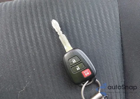 2015 Toyota Rav4 Le z USA, uszkodzony, nr VIN JTMBFREV4FJ033991